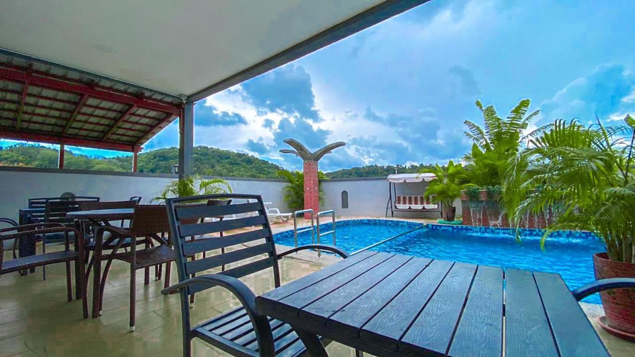 Norshah Village Resort Pantai Cenang  Eksteriør billede